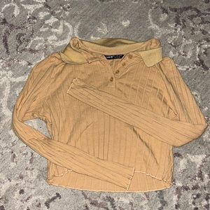 stretchy , brown, long sleeve crop top !